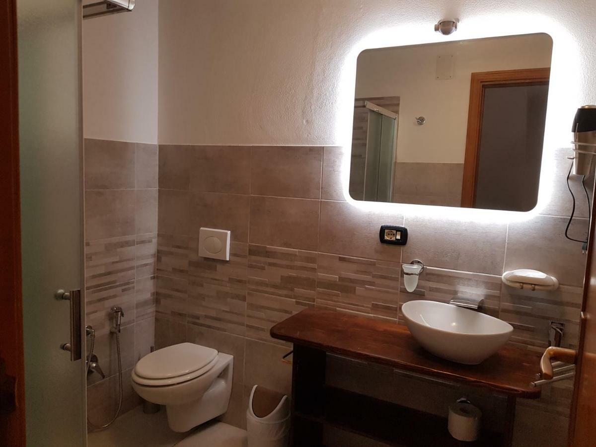 Casa Vacanze Valentina Porto Conte Buitenkant foto
